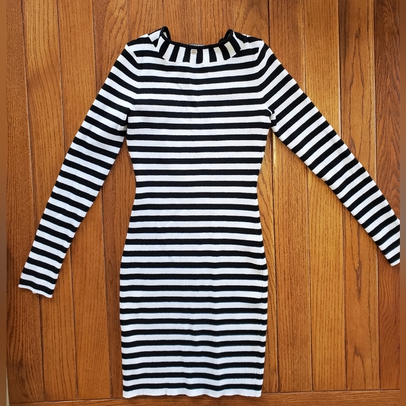 XS-Guess Sweaterdress - Picture 4 of 5